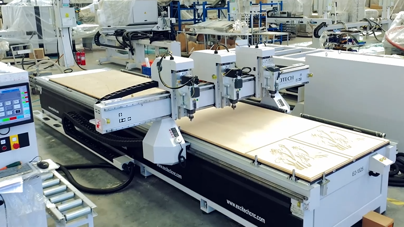 So wählen Sie die Schneidemaschine für die maßgefertigte Möbelfabrik für das ganze Haus aus