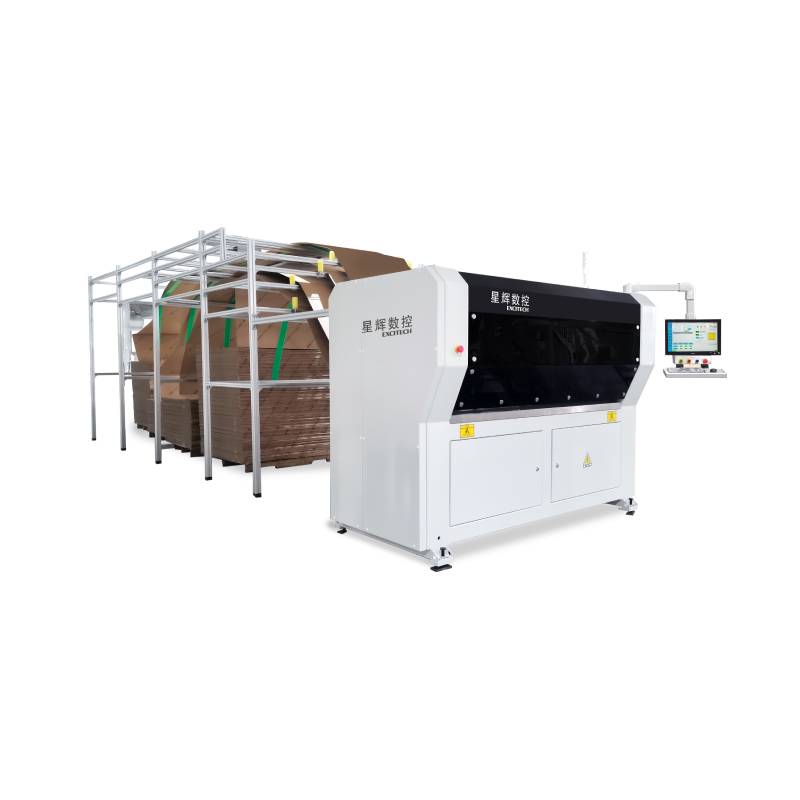 Schneidemaschine für Plattenverpackungen in Möbeln